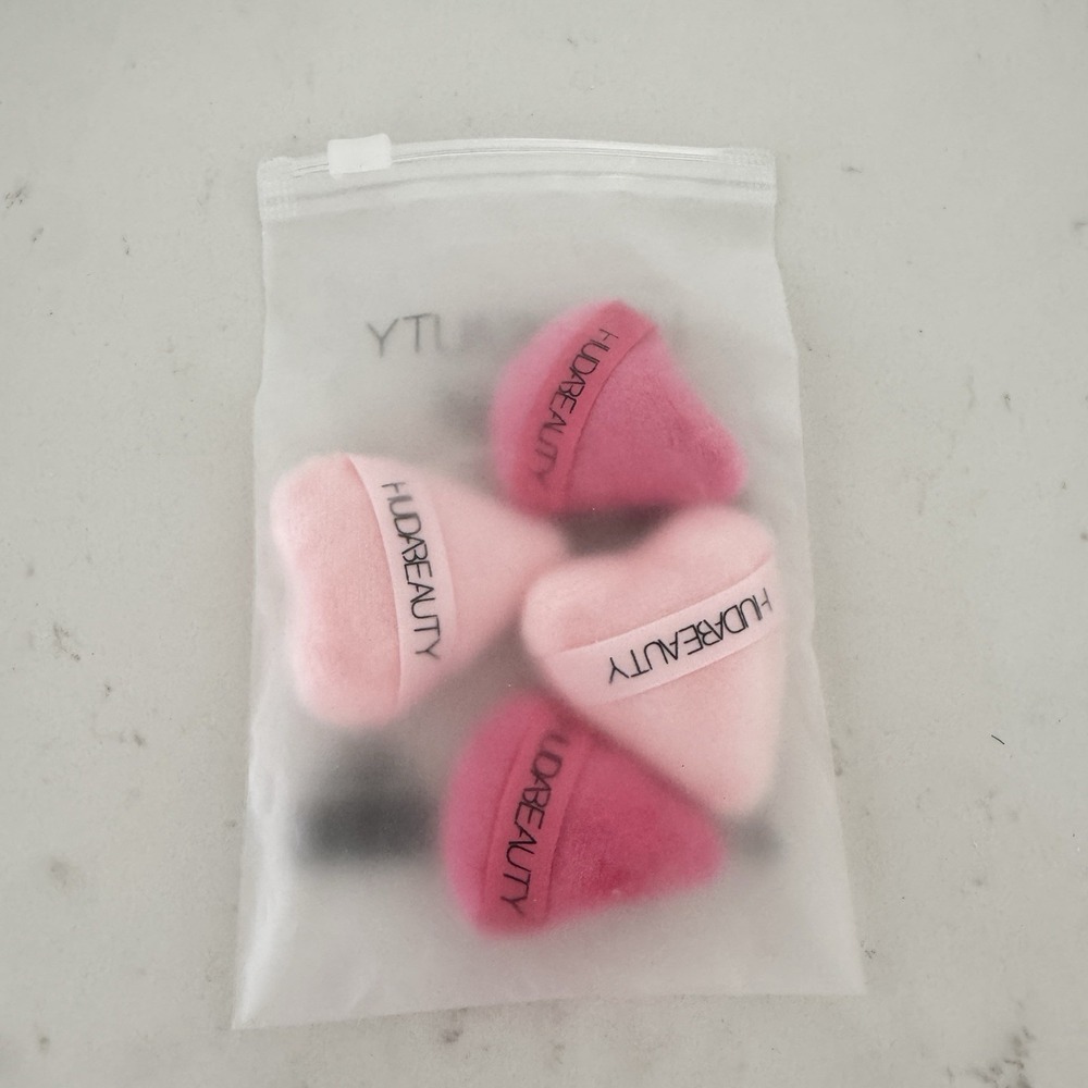 Huda Beauty Mini Powder PUFF Rose Pink Heart Set Of 4 New Discontinued